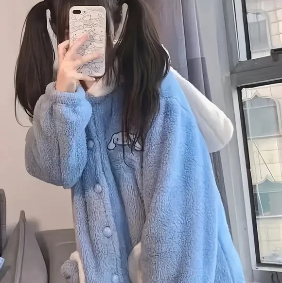 NEW Cinnamon Roll Hooded Robe - Picture 2 of 7